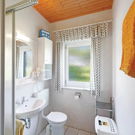 Four Bedroom Holiday In Сasa de vacaciones Thalfang