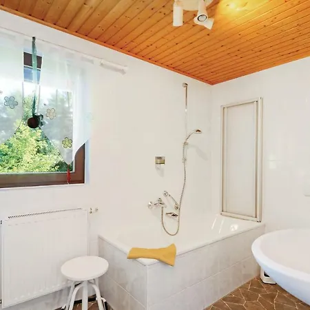 Сasa de vacaciones Four Bedroom Holiday In *